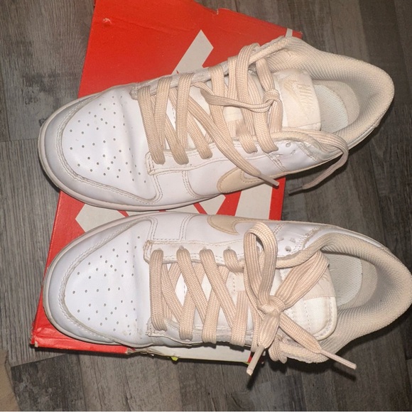 Nike women Dunk Low White/Pearl White - Picture 6 of 7